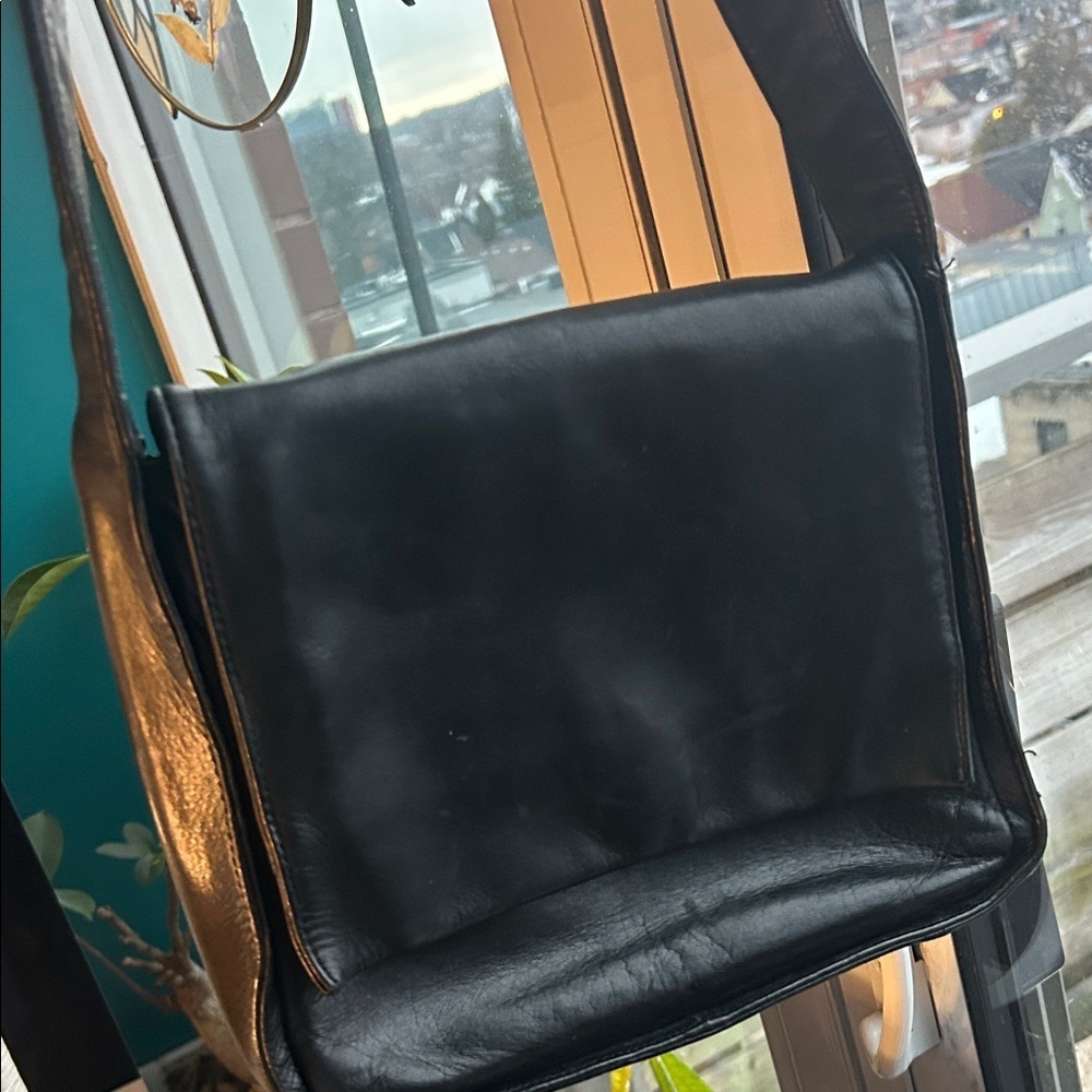 Vintage Danier Genuine Leather Organizer shoulder bag – 90s Minimalist Black